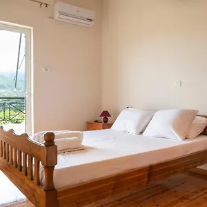 Janakis Apartment Himare